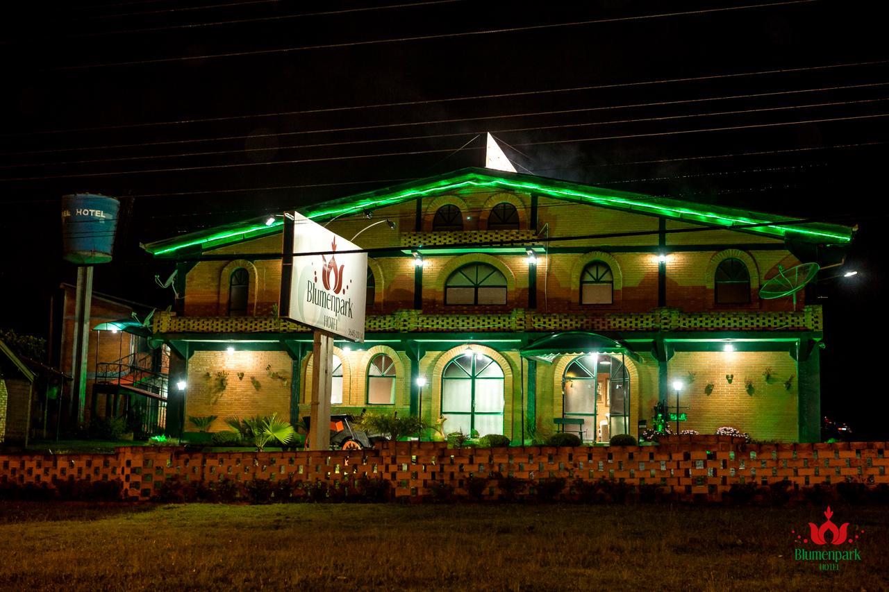 Hotel Blumenpark Rio Negro  ภายนอก รูปภาพ